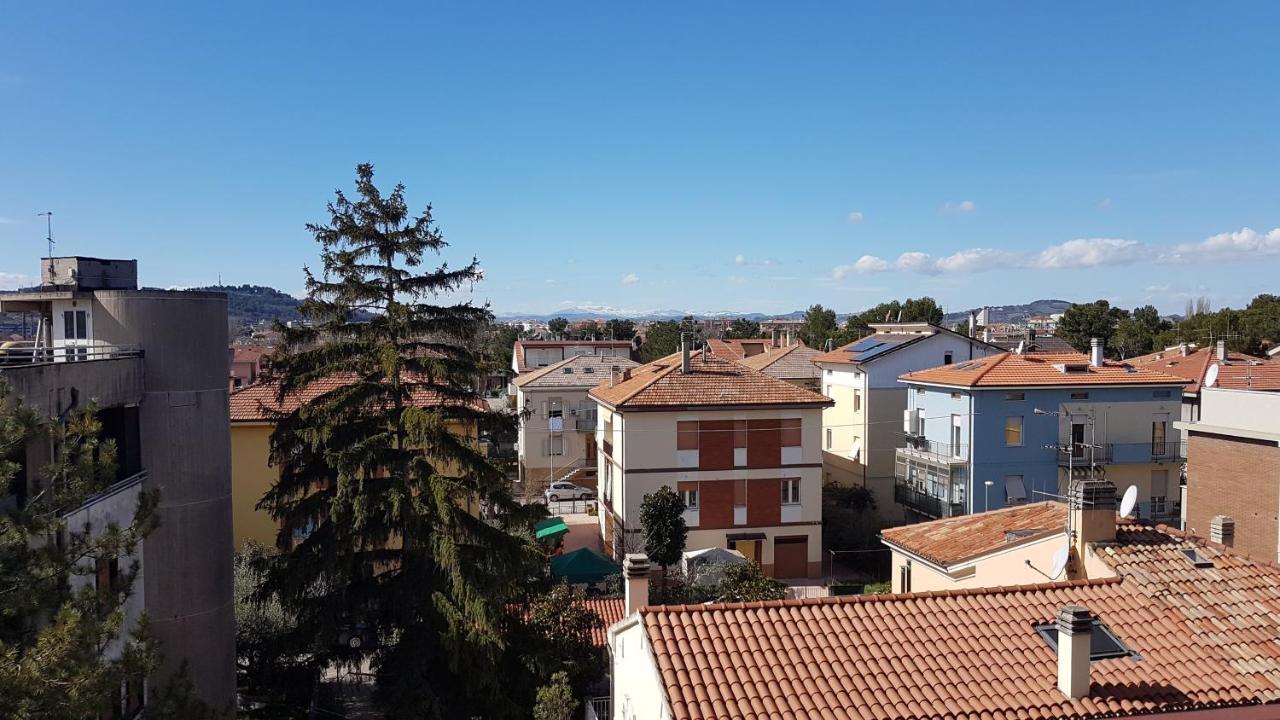 Comfort House Pesaro Exterior foto